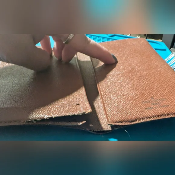 Louis Vuitton Monogram Billfold Wallet w 2 Credit Card slots. 💳 💲 - Picture 4 of 5